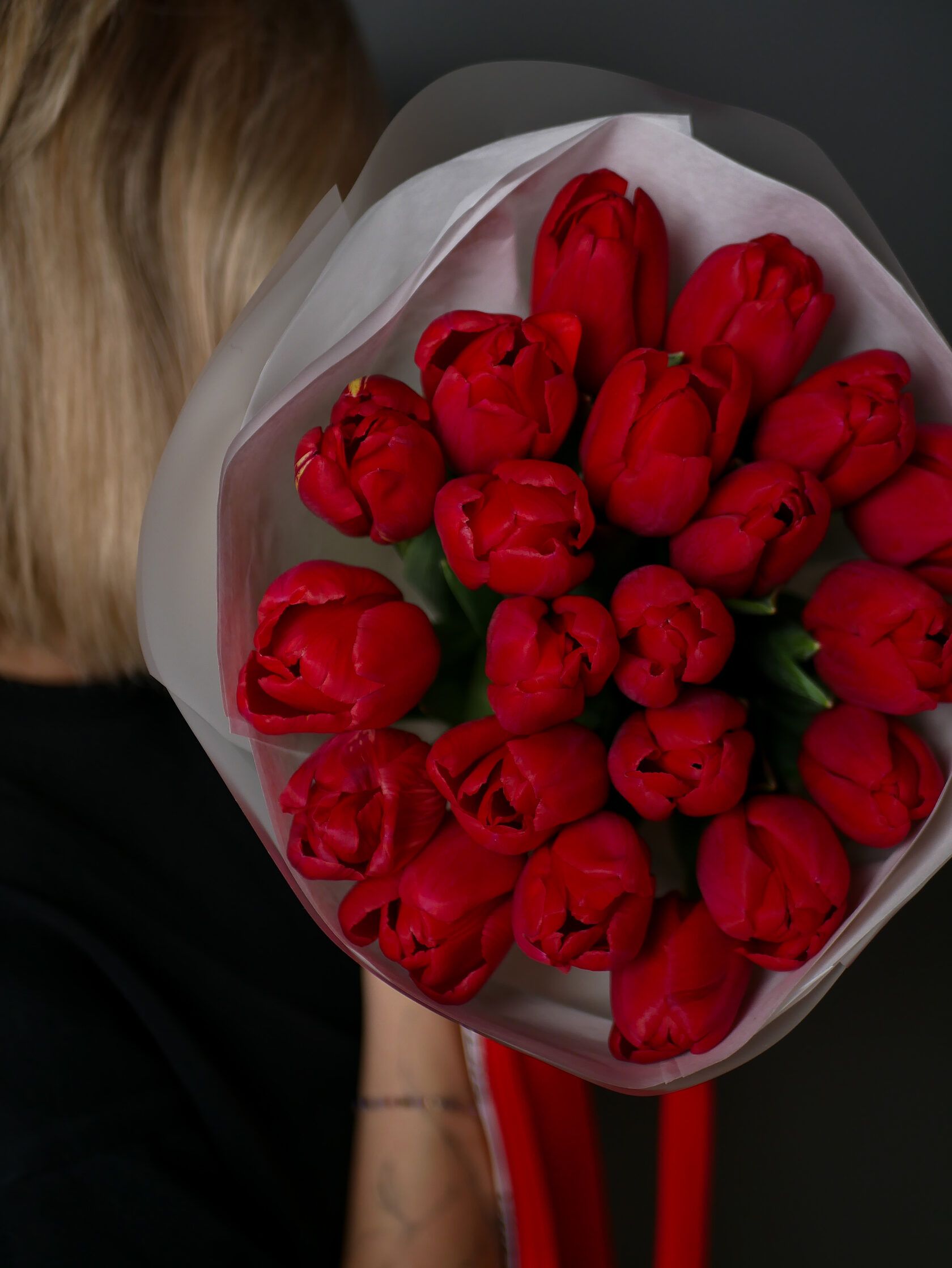 Bouquet of 23 red tulips 2
