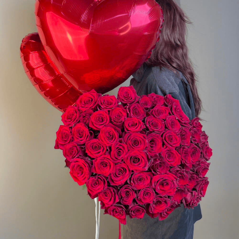 51 Ecuador roses with heart balloons