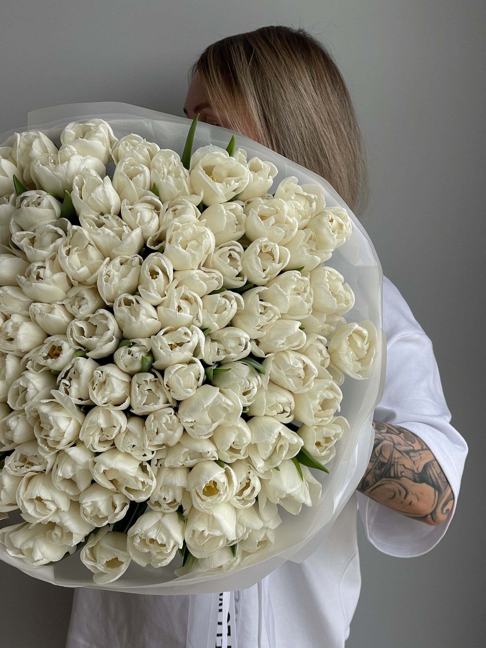 White peony tulips, 101 pieces. 3