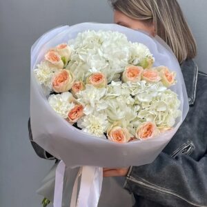Евробукет с гортензией средний «Либресса»