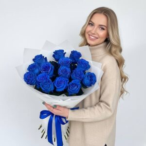Букет синих роз «Omnires»