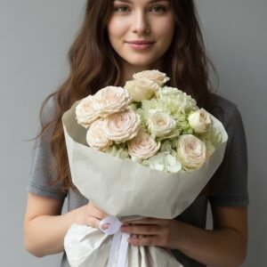 Кремовый букет с гортензией «Creme de la Creme»